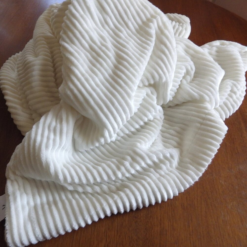 Mon Lapin Baby Blanket/ White Ribbed Plush/ Unisex / Reversible/ 39" X 30"